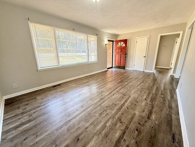 Foto del edificio - 1576 Hobbs Island Rd SE