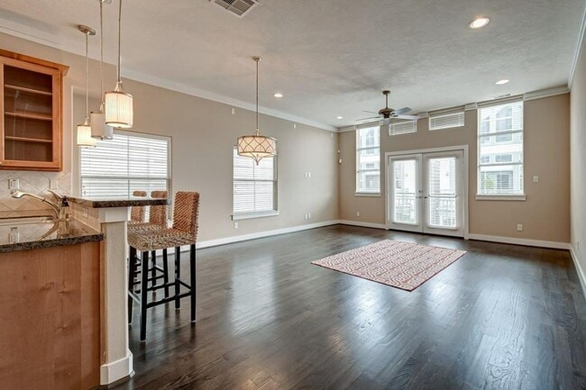 Building Photo - 1215 Wentworth St