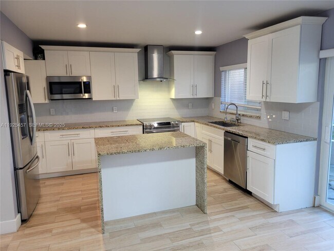 Foto del edificio - 1325 NW 123rd Ter