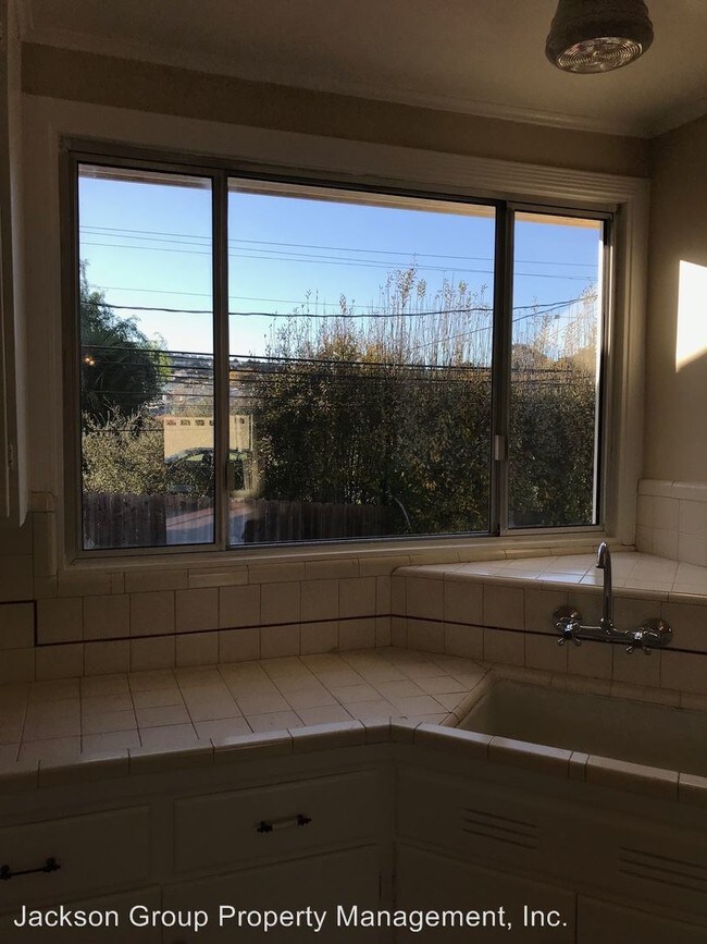 Building Photo - 127 Springwood Way