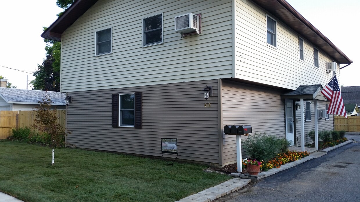 612 E Gilmore St Unit Apt, Angola, IN 46703 Apartments in Angola, IN