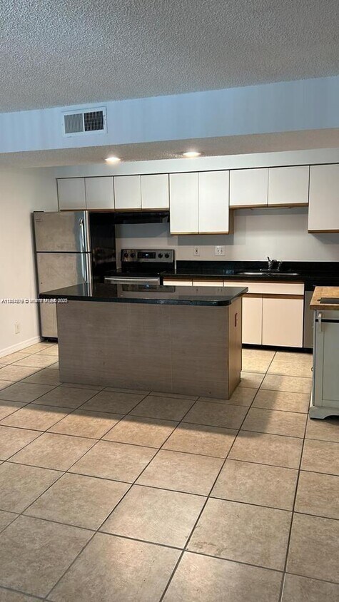 Primary Photo - 4055 W McNab Rd