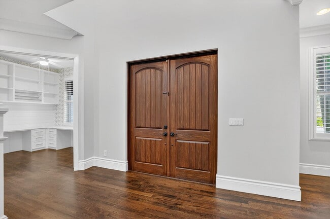 Building Photo - 200 NW 10th St