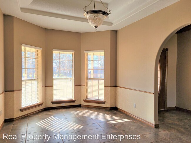 Building Photo - 3 br, 2 bath House - 1527 Fox Run Ln