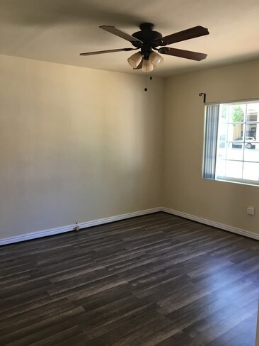 Foto del edificio - 128 N 8th Ave