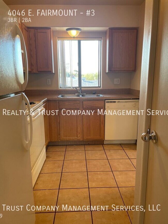 Building Photo - 4046 E. FAIRMOUNT-#3