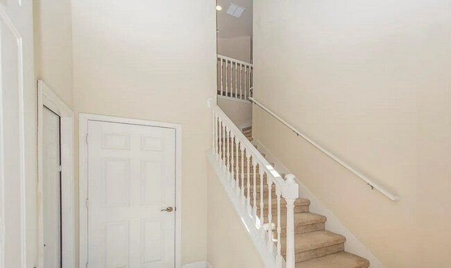 Building Photo - ***MOTIVATED LANDLORD***BELL TOWER PARK***...