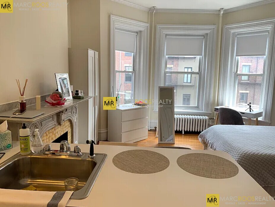Primary Photo - 307 Beacon St