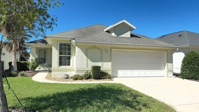 Building Photo - 21 Raintree Cir