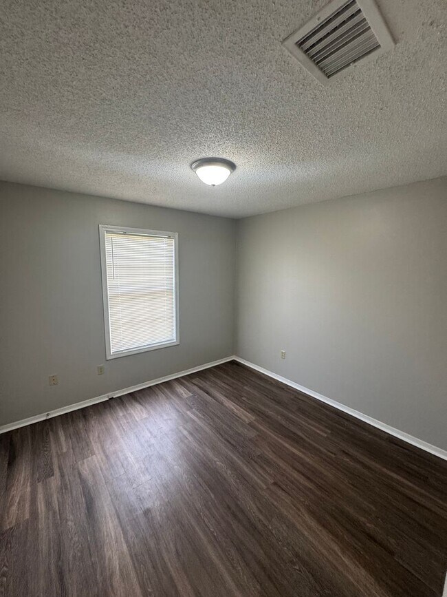Foto del edificio - 3077 McVay Trail Dr