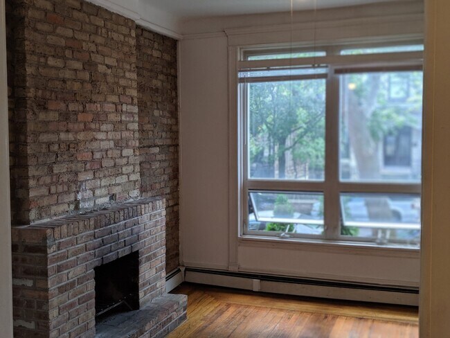 Foto del edificio - 934 W Newport Ave