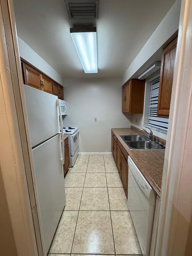 Building Photo - 2050 Oleander Blvd