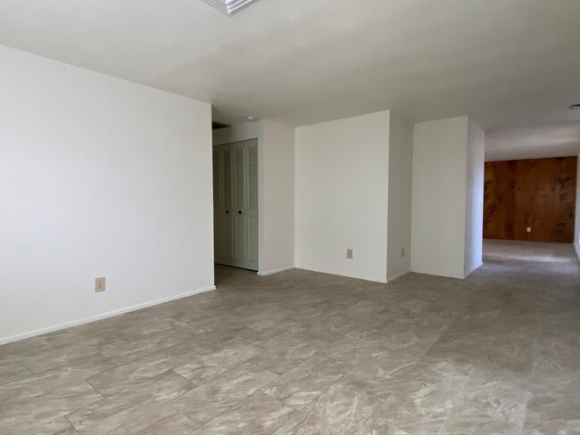 Foto del edificio - 1723 W Rosal Dr