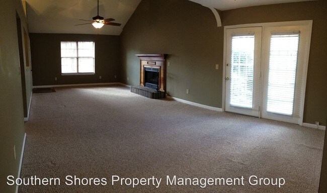 Building Photo - 309 Camelot Dr