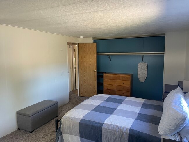 Building Photo - 255 Haylen Dr