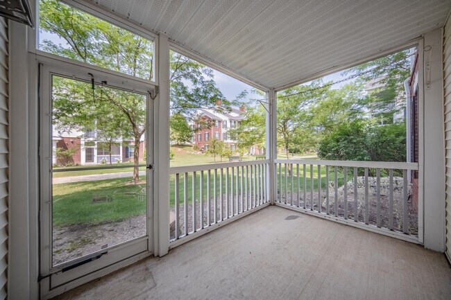 Foto del edificio - 953 E Summerfield Glen Cir