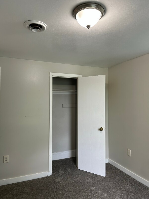 Foto del edificio - 314 W 5th St S