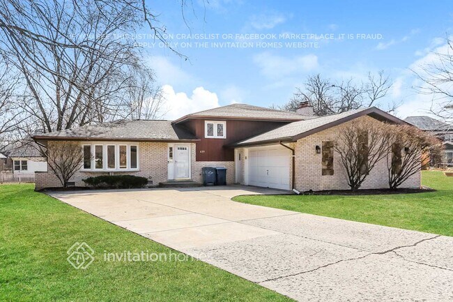Building Photo - 16W639 90th St