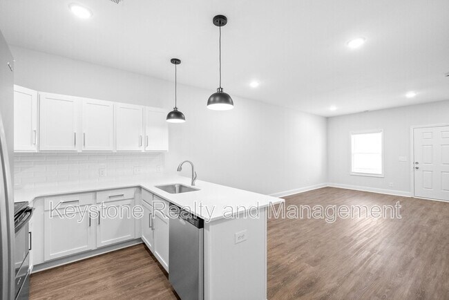 Building Photo - 760 Tracy Ln