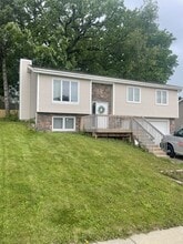 Building Photo - 817 SE Hackley Ave