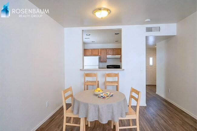 Foto del edificio - Charming 2-bedrooms, 1.5-baths two story duplex home in Prescott Valley!