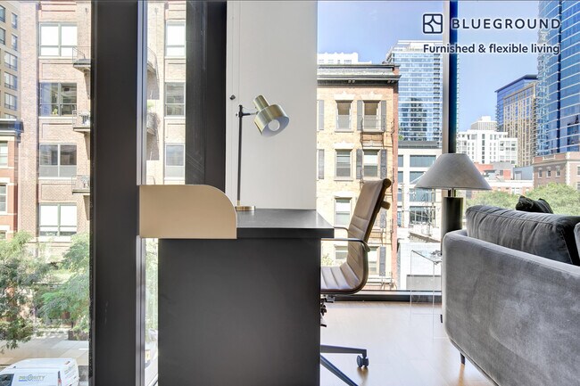 Building Photo - 676 North LaSalle Drive-GO FL3-ID440