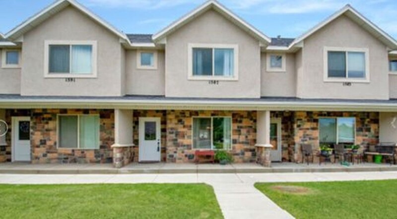 Primary Photo - 1587 Sandalwood Dr