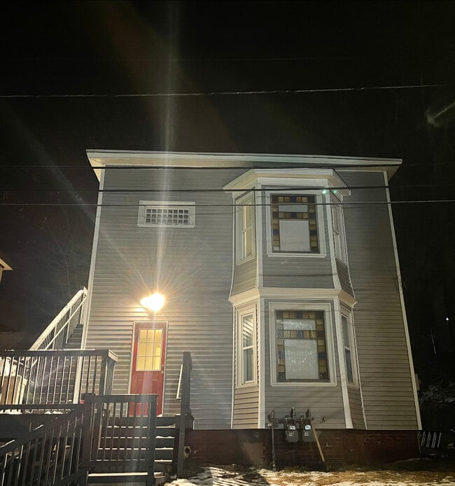 Building Photo - 16 Greenwood Street