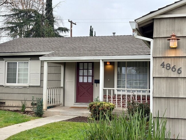 Photo - 3bed/2bath Home with large yard in South Sac