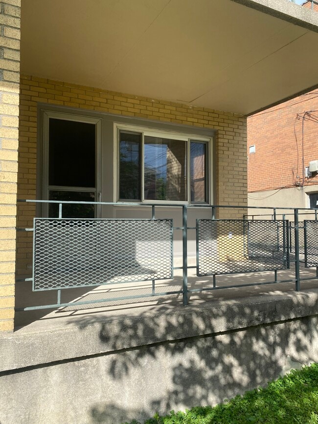 Building Photo - 3608 Schwartze Ave