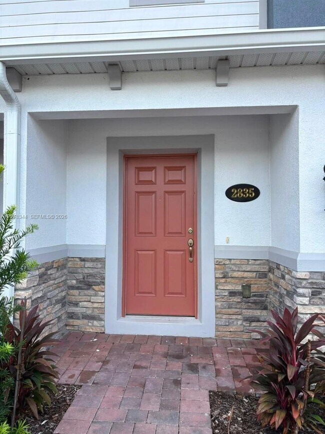 Foto del edificio - 2835 Narcoossee Cmns Wy