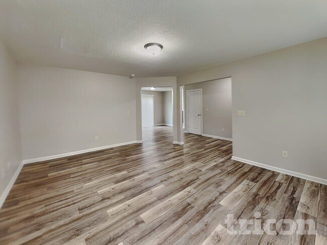 Building Photo - 106 Sunburst Cir