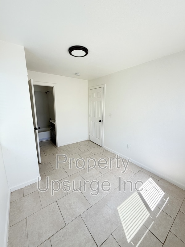 Building Photo - 1794 6th Ave