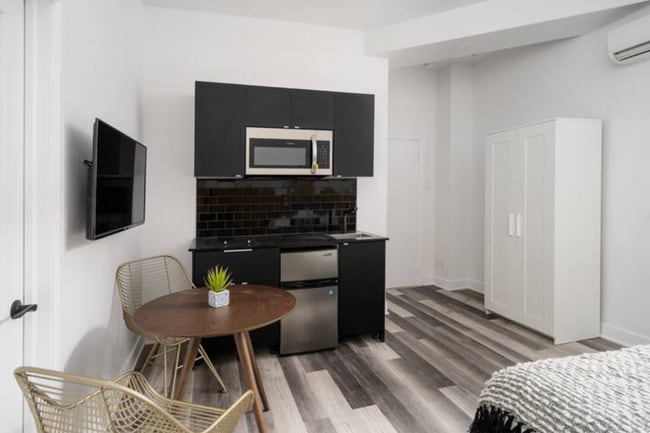 Building Photo - 2020 R. Saint-Denis