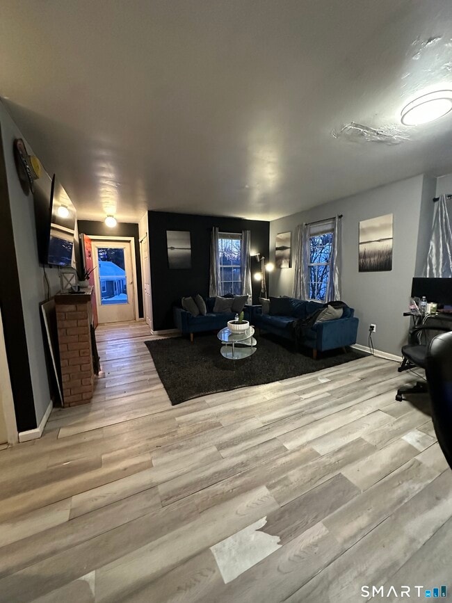 Building Photo - 203 Oakland St