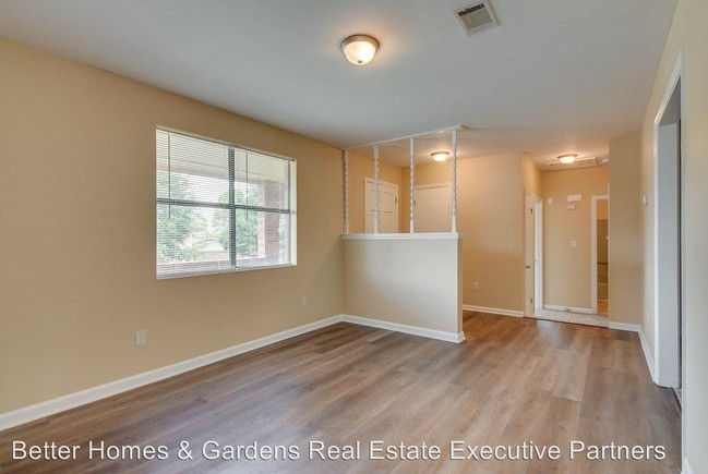 Building Photo - 3 br, 2 bath House - 2702 Castletown Drive