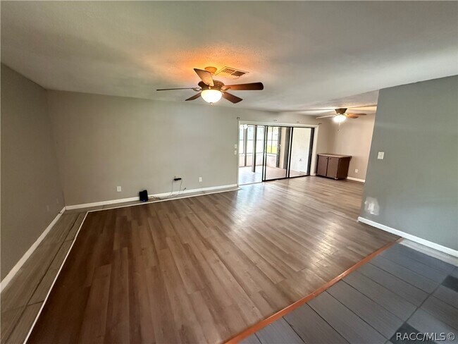 Foto del edificio - 5560 S Garcia Terrace