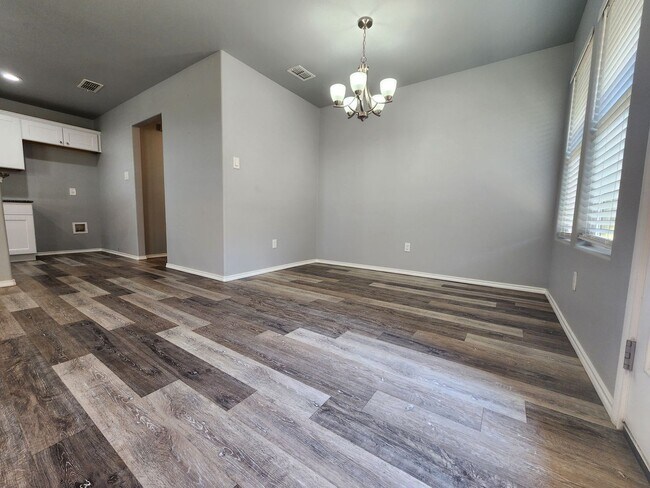 Foto del edificio - Adorable, Remodeled 3/2 in Frenship District!