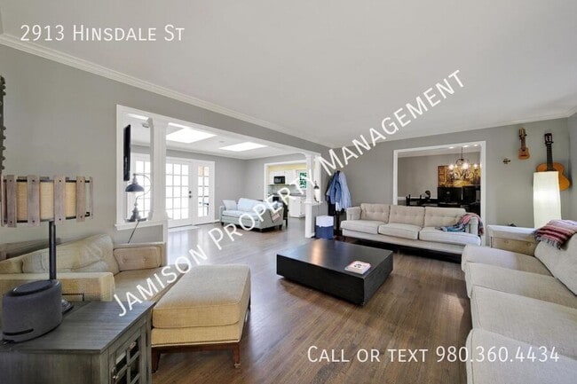 Foto del edificio - 2913 Hinsdale St