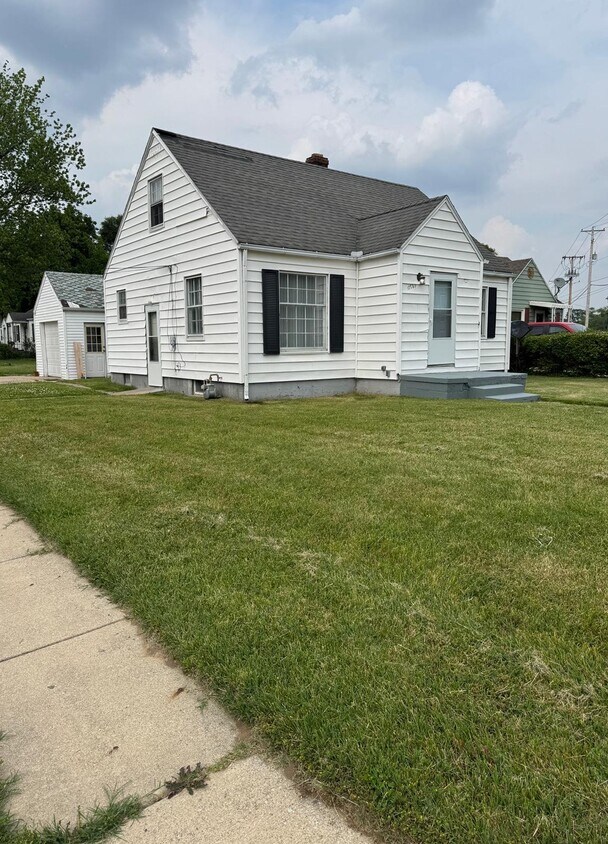 Primary Photo - 17789 State Road 23