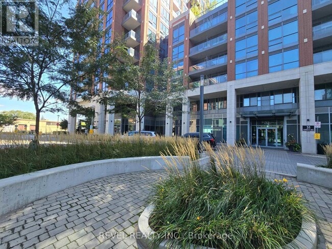 Building Photo - 31 Tippett Rd