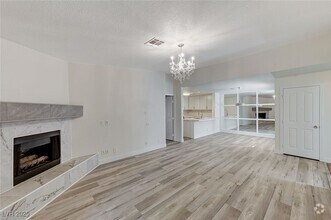 Building Photo - 2633 Durango Dr