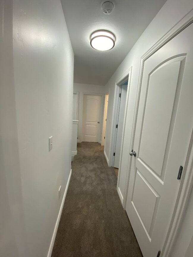 Building Photo - 13123 Pioneer Park Dr