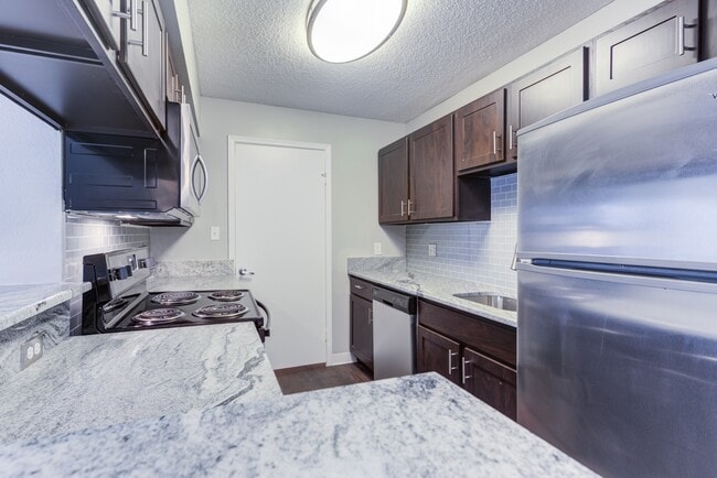 Foto del edificio - The Lakes of Schaumburg Apartment Homes