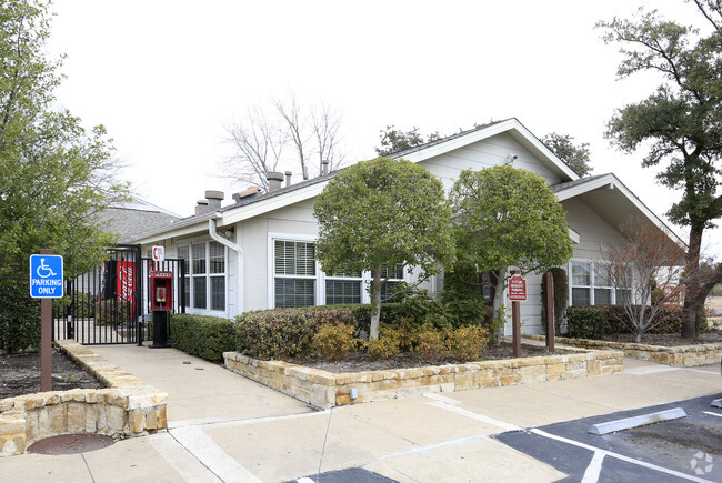 Foto del edificio - Shiloh Village Apartments