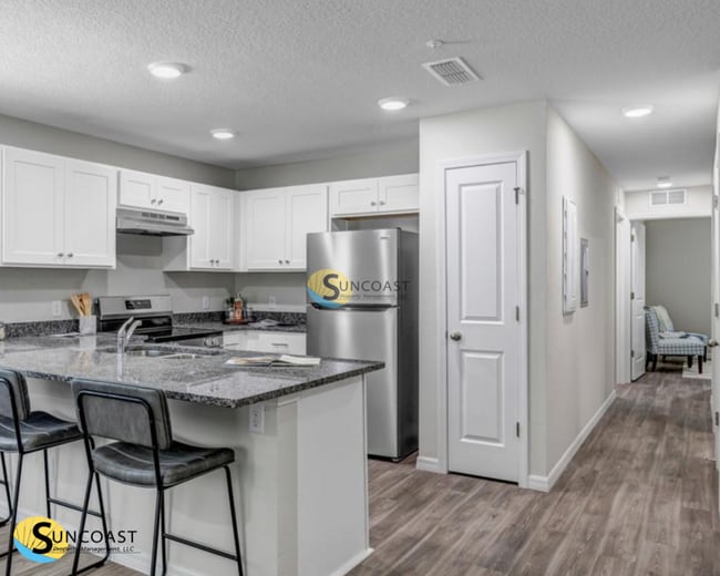 Building Photo - Hot Deal Alert: Your First Month = FREE!