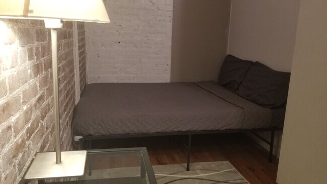 Foto del edificio - 324 E 50th St