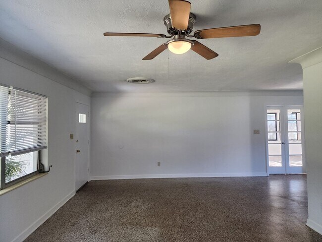 Building Photo - Pasadena Golf Club Estates - 2 Bedroom 2 B...