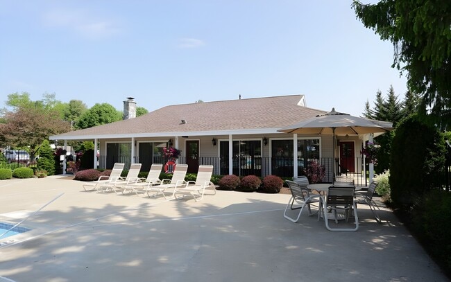 Building Photo - Regency Park North