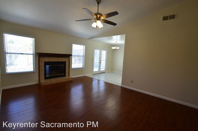 Building Photo - 8884 Sonoma Valley Way